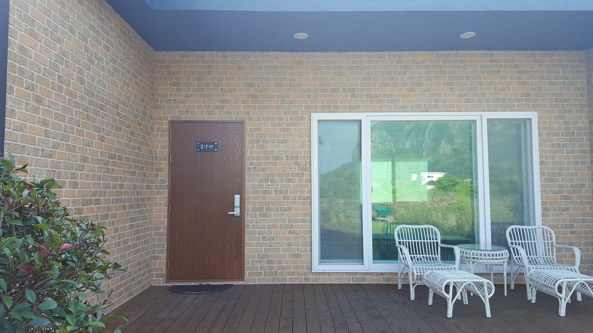 Wind Jeju Cafe & Pension Сеогвипо Екстериор снимка