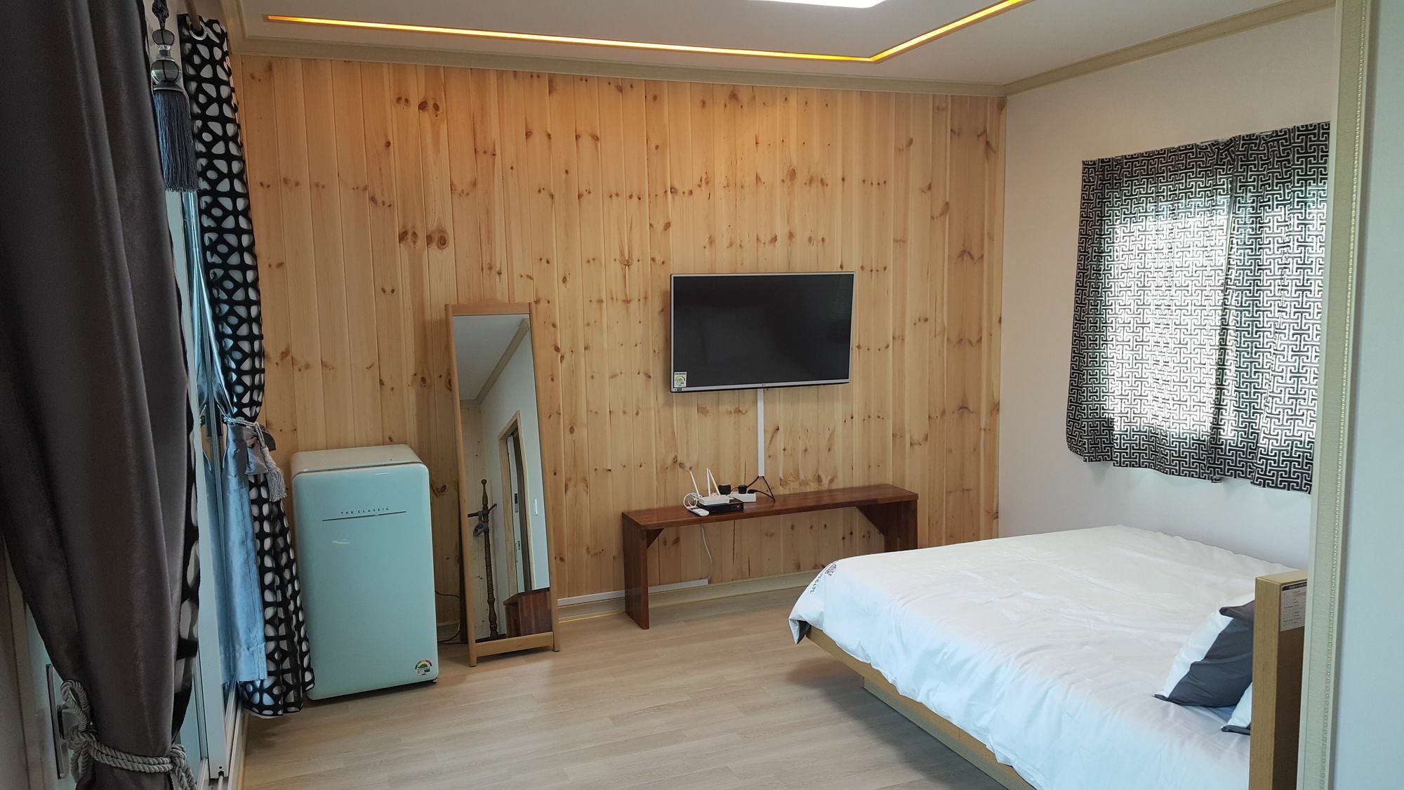 Wind Jeju Cafe & Pension Сеогвипо Екстериор снимка
