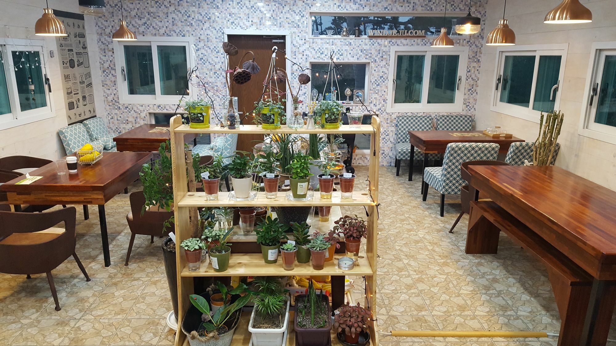 Wind Jeju Cafe & Pension Сеогвипо Екстериор снимка
